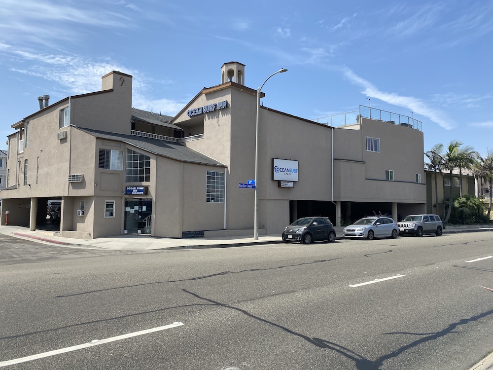 Ocean Surf Inn & Suites 53/73