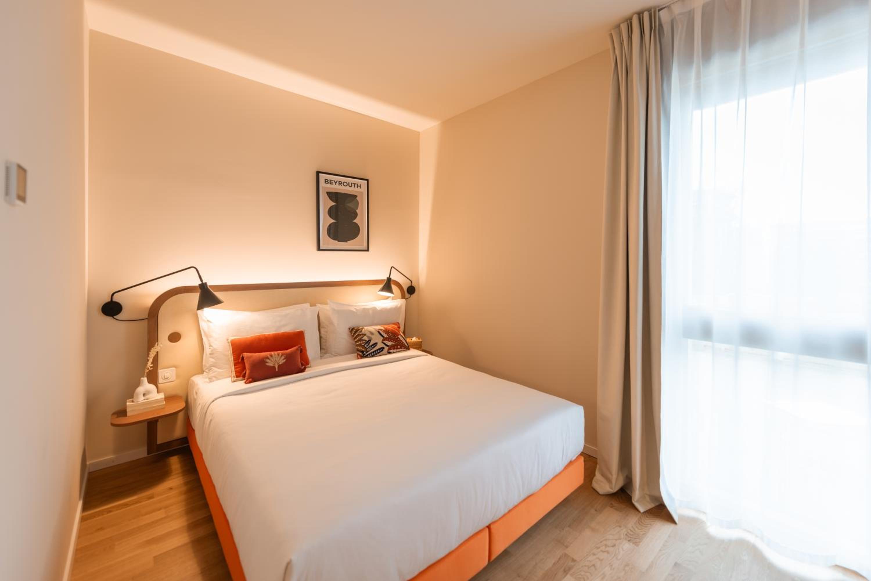 Standard, Queen Bed, HOOD Hotel 3/8