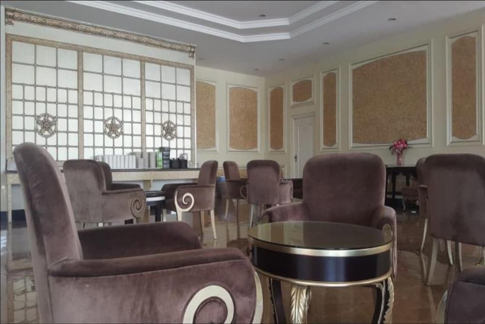 Lk Noble Suite 1/26
