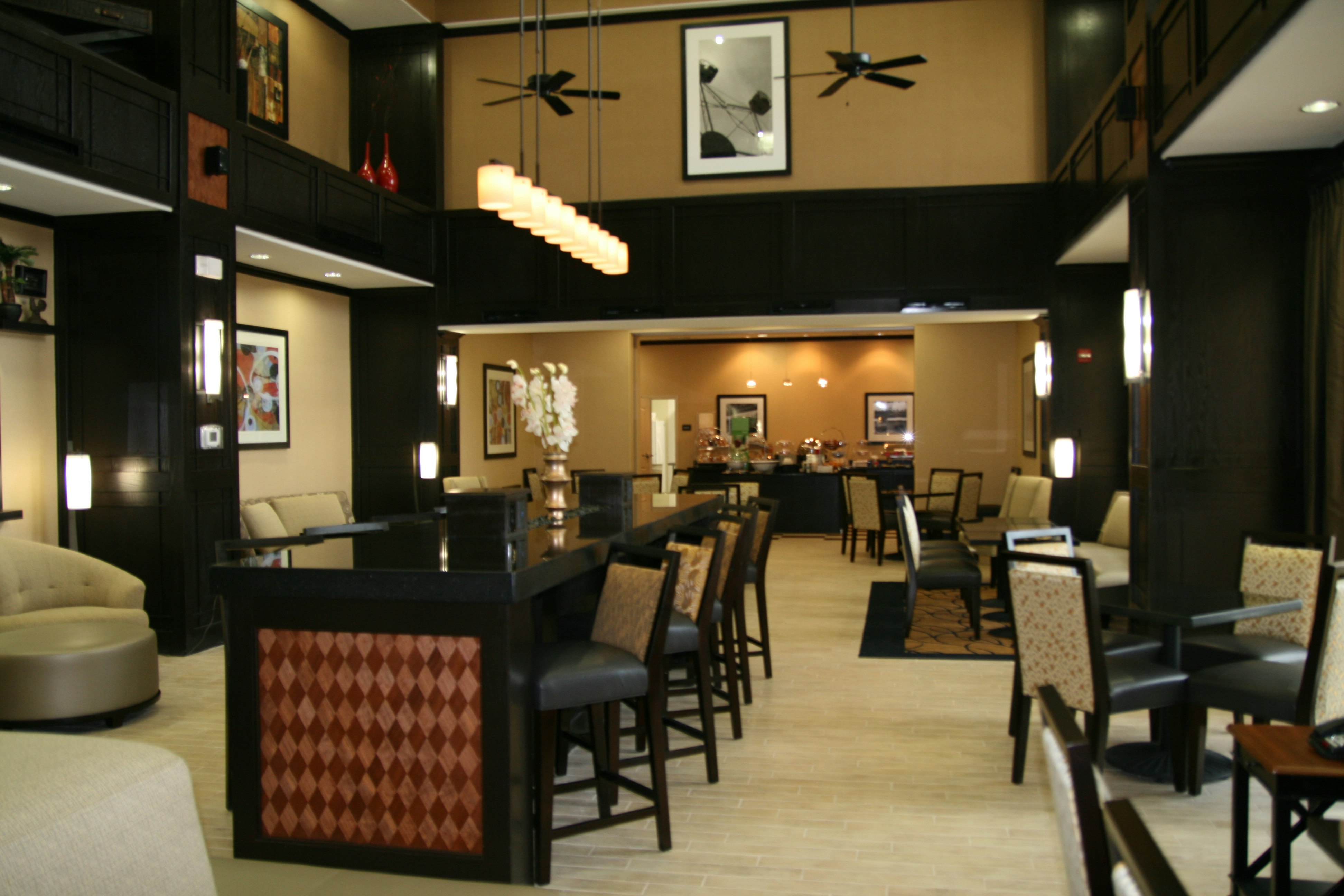 Hampton Inn and Suites Cleburne 55/78