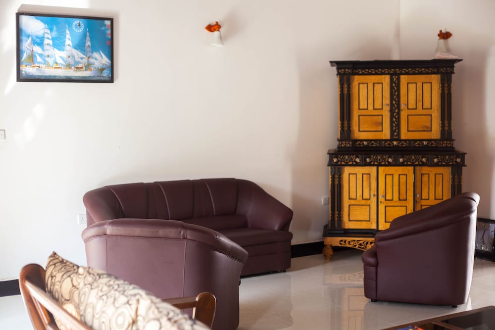 Lagoonvilla Hotel 11/16