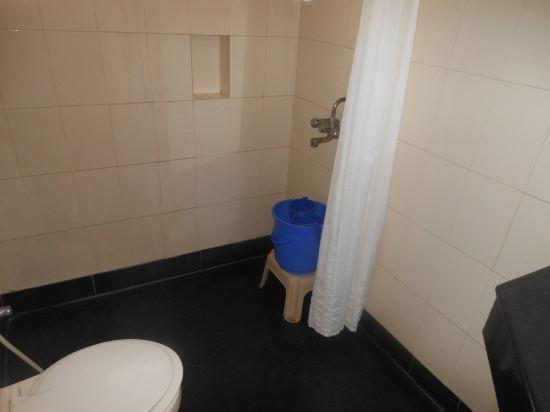 New Woodlands Hotel 15/18