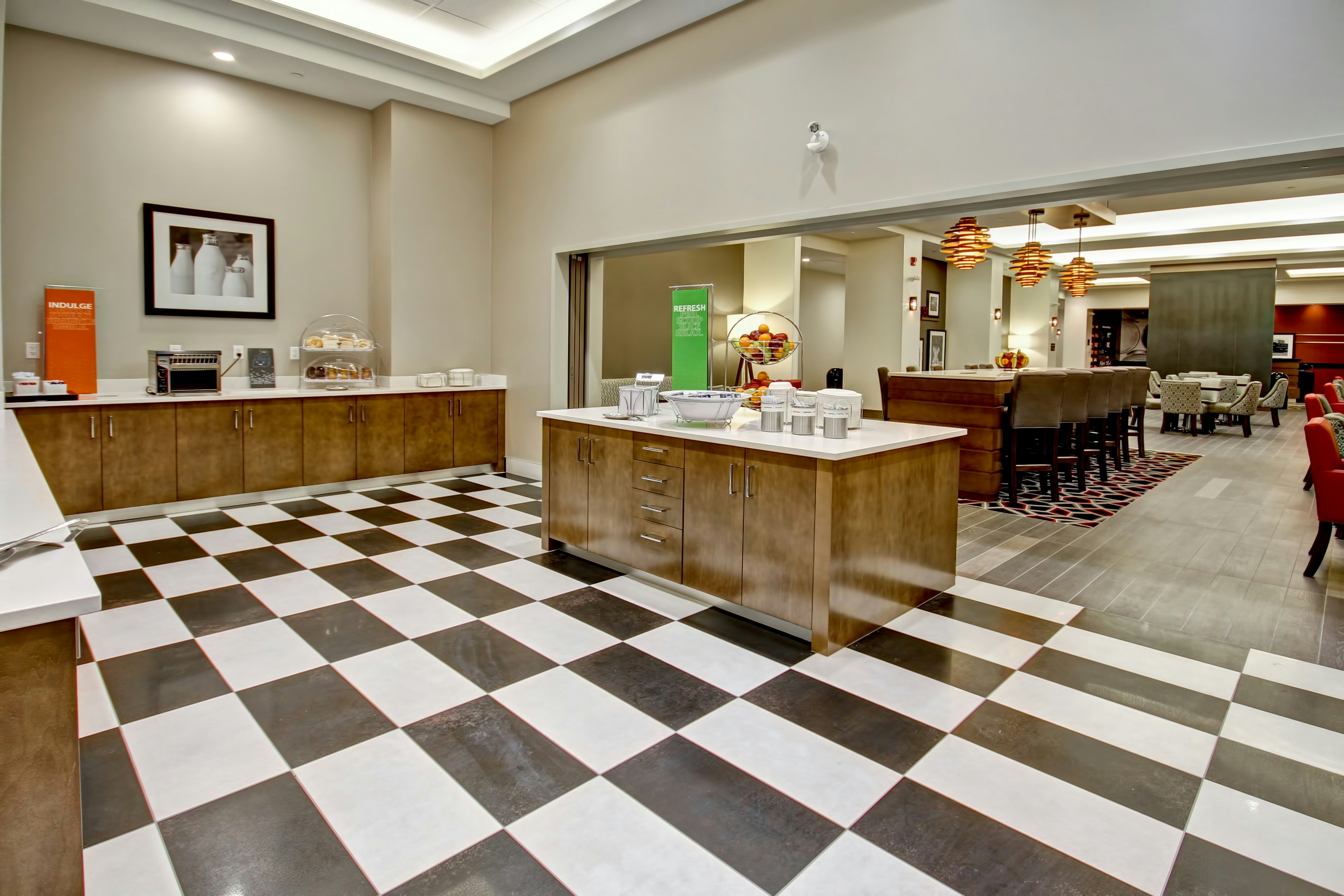 Hampton Inn Suites By Hilton Medicine Hat 5/42