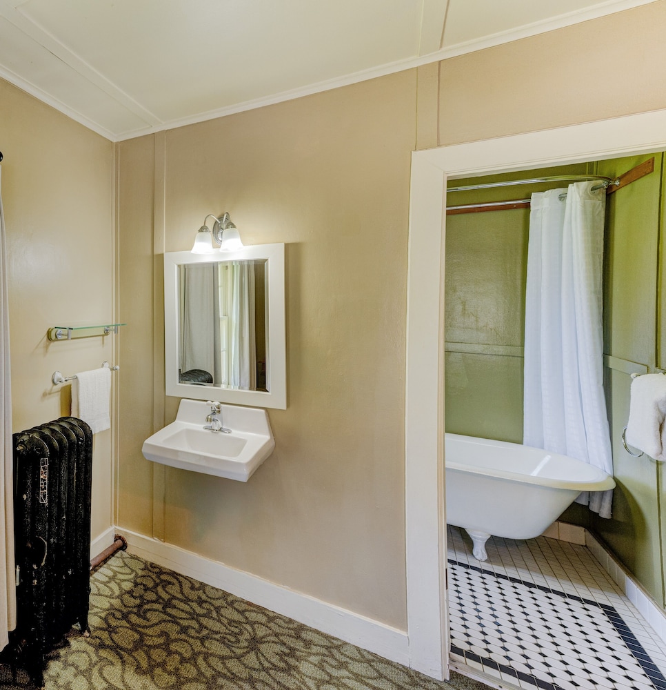 Lake Quinault Lodge 50/50