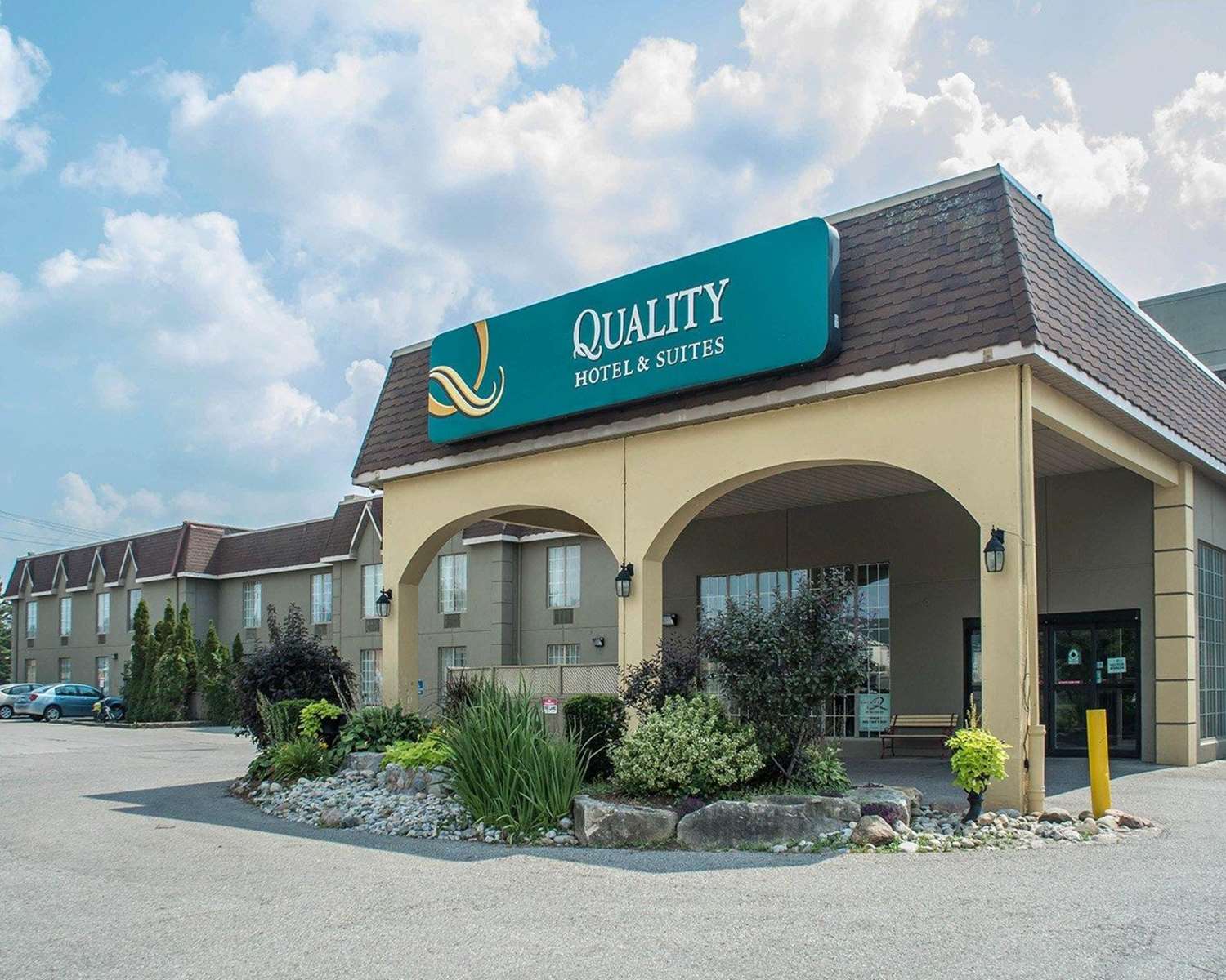 Quality Hotel Suites Woodstock 2/35