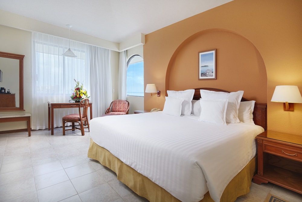 Occidental Tucancun 16/67