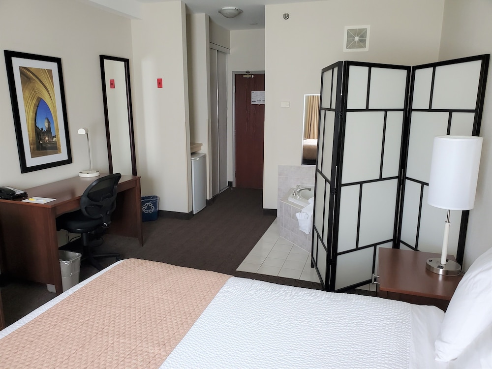 Days Inn by Wyndham Ottawa Airport 23/48