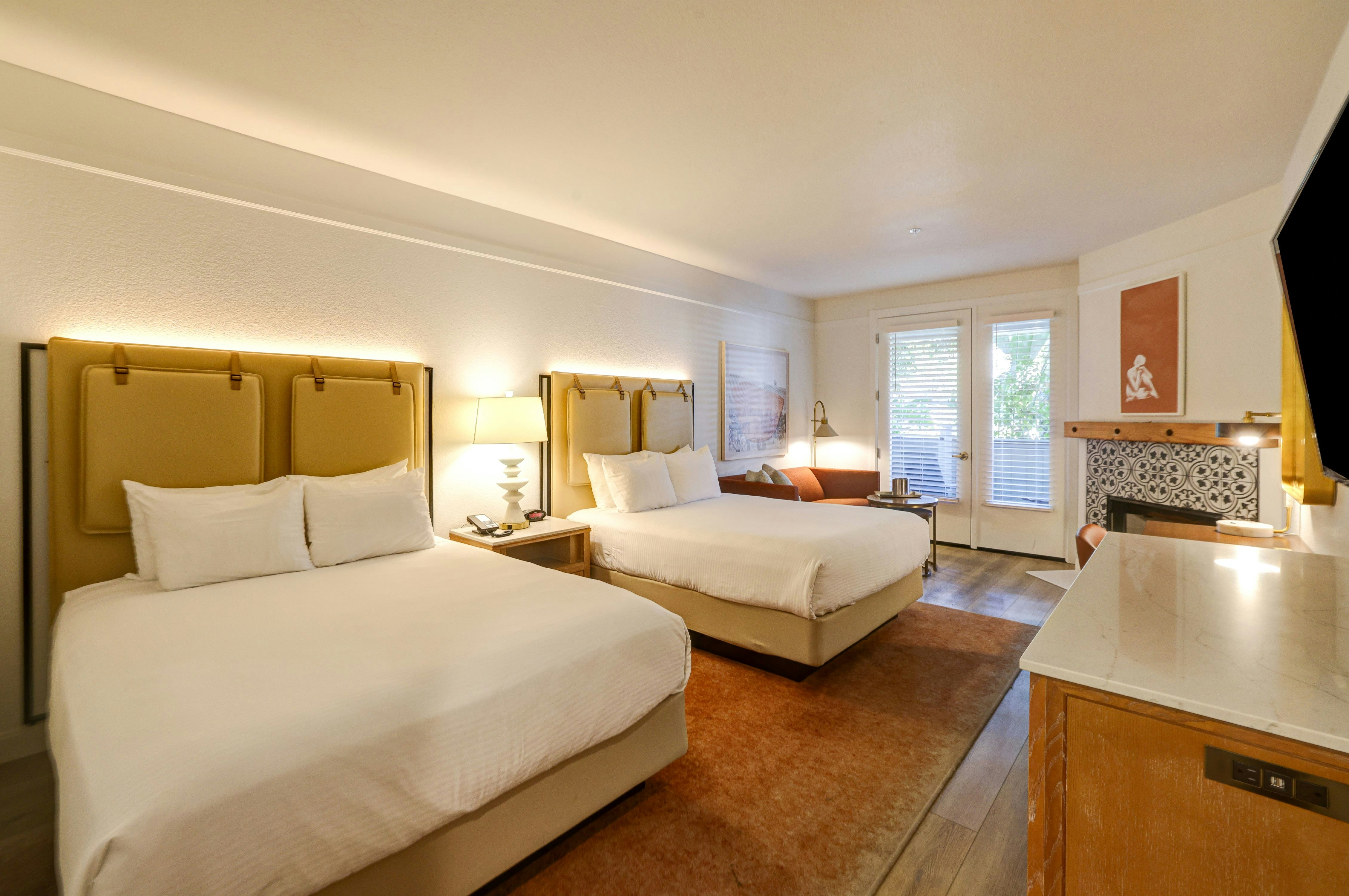 Family, 2 Queen Beds, Accessible