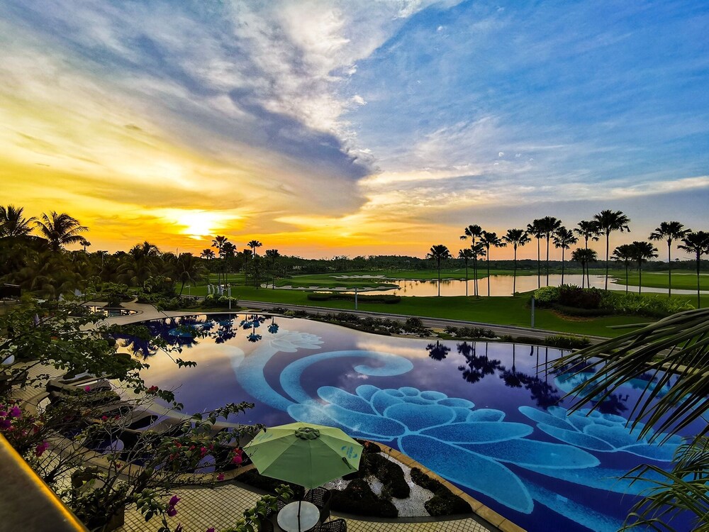 Forest City Golf Hotel 17/50