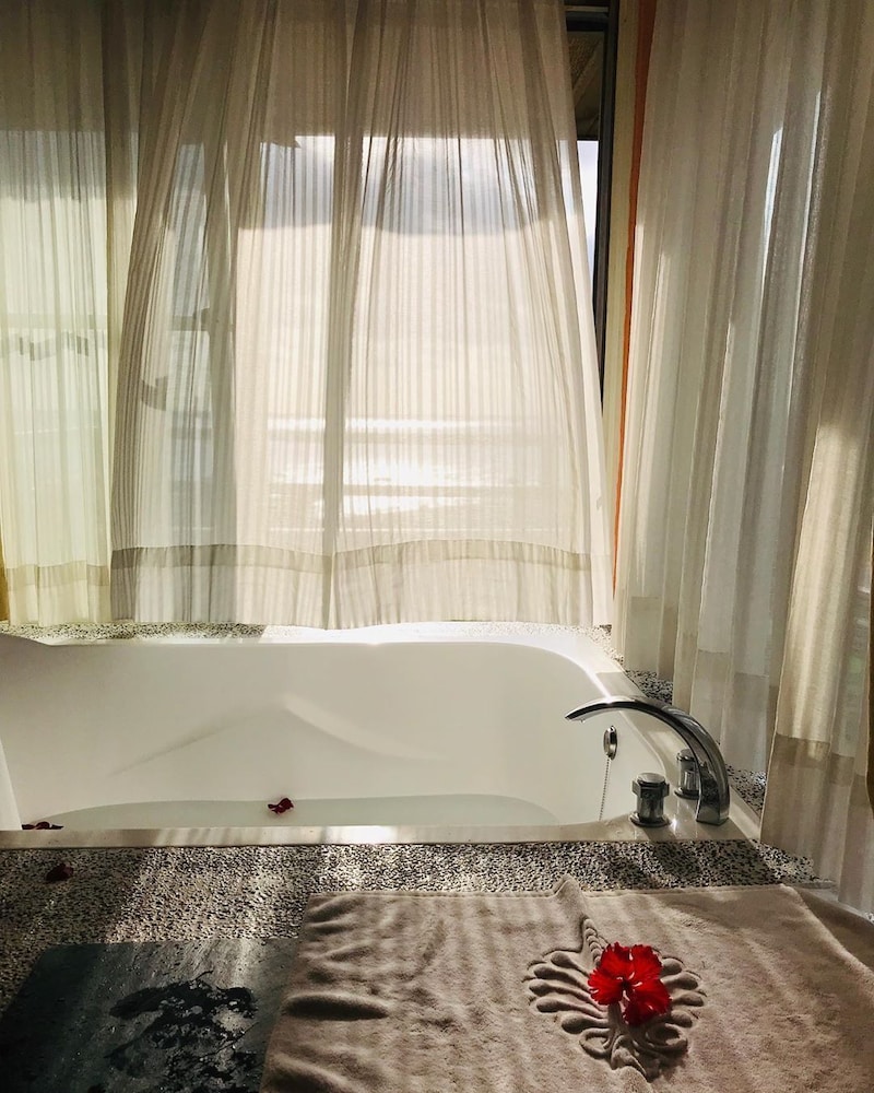 Red Garden Resort 38/70