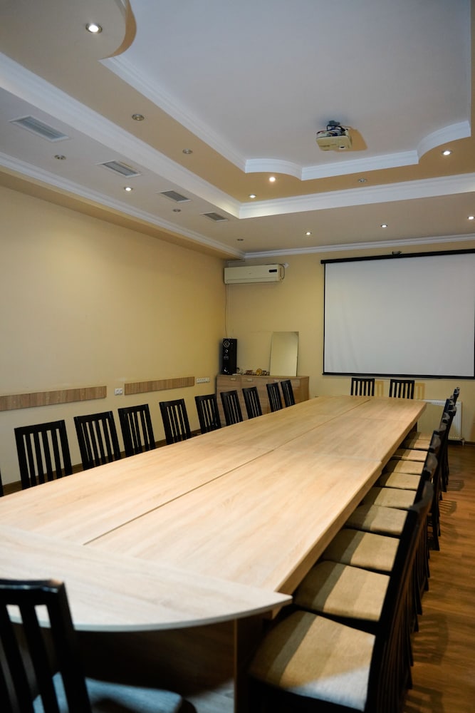 Hotel Monopoli Kutaisi 48/50