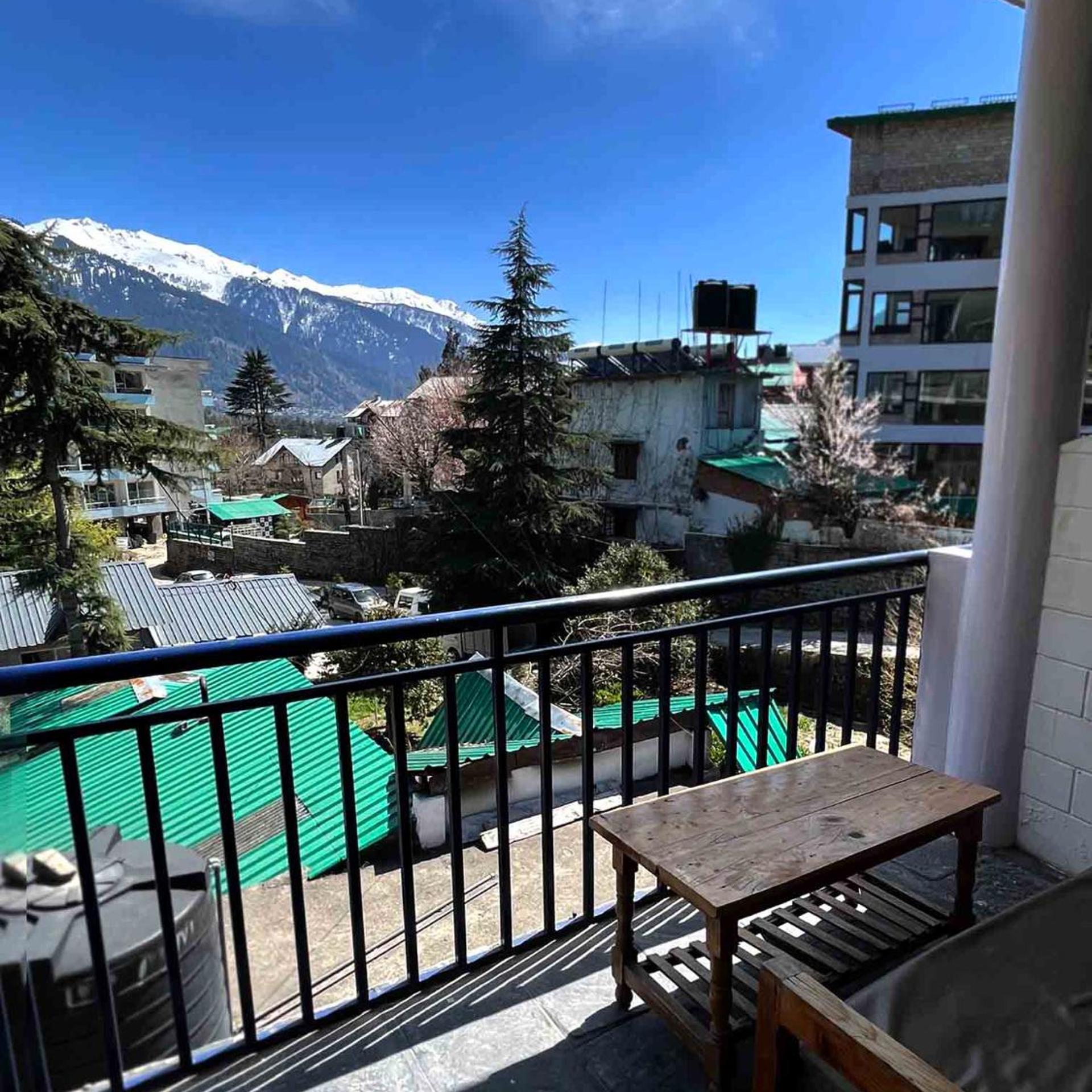 TOURIST HOTEL 40/55