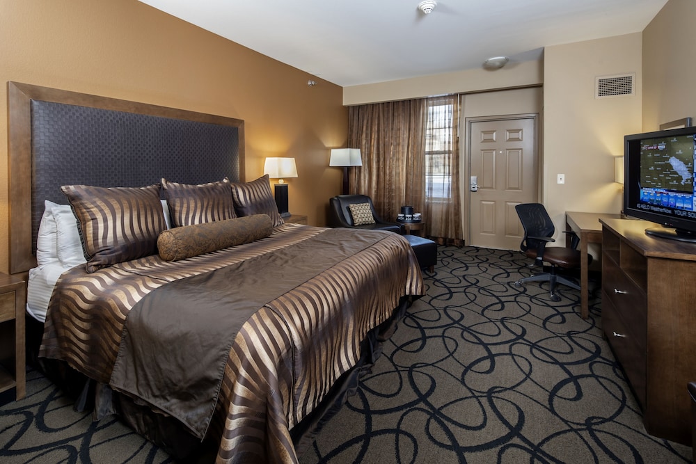 Clubhouse Hotel Suites Pierre 19/60