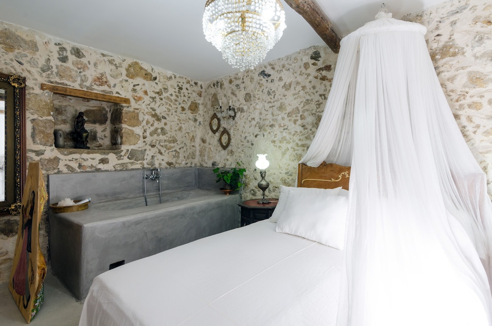 Med Villa Antonia 10/34
