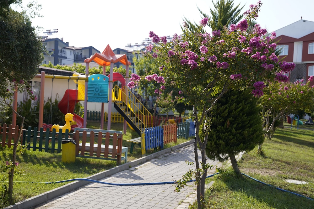 Irem Garden Hotel & Apartments 52/69