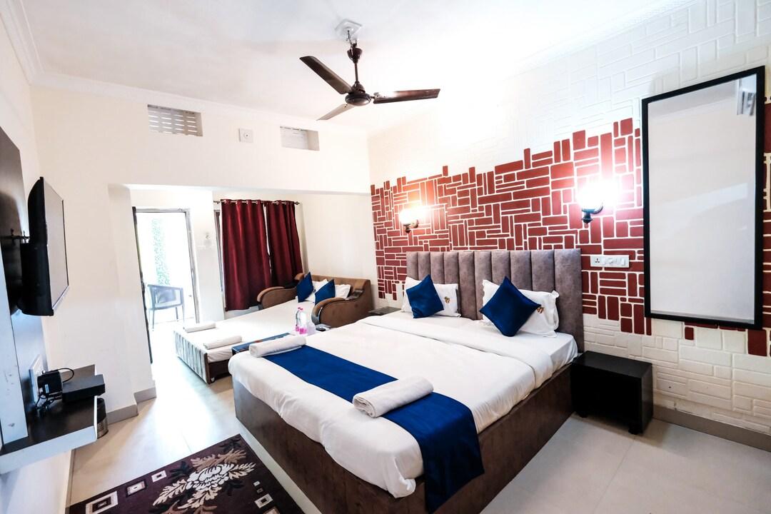 HOTEL SAPPHIRE INTERNATIONAL 10/32