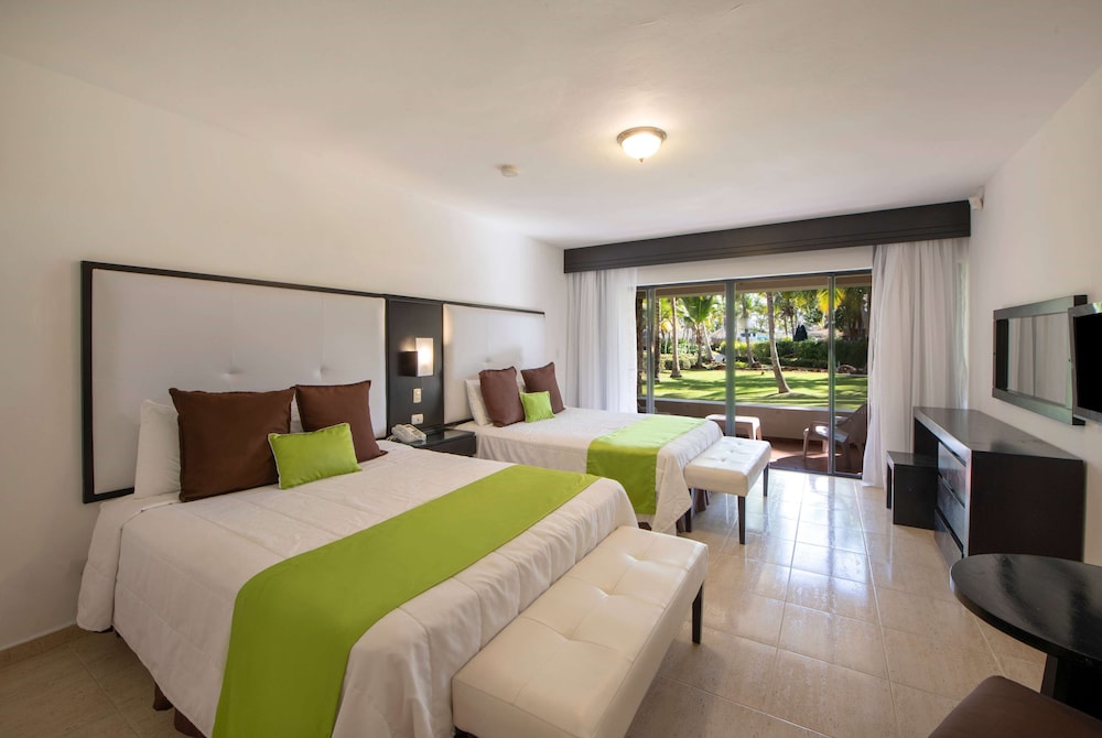Garden, Superior, 2 Queen Beds, Accessible
