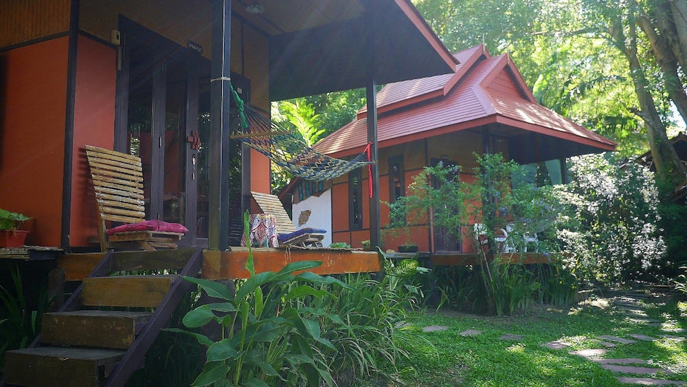 Pho Rak Nah Pai Hotel 38/48