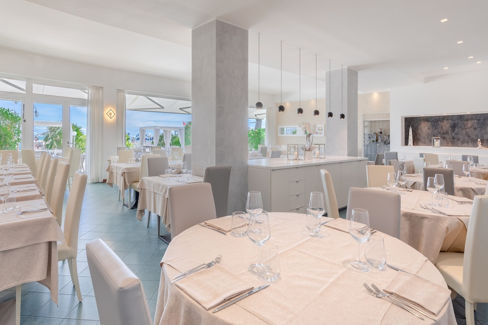 Hotel Sanremo 39/55