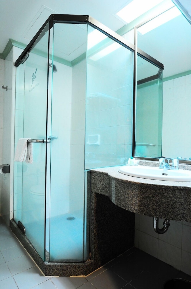 V L Hatyai Hotel 35/65