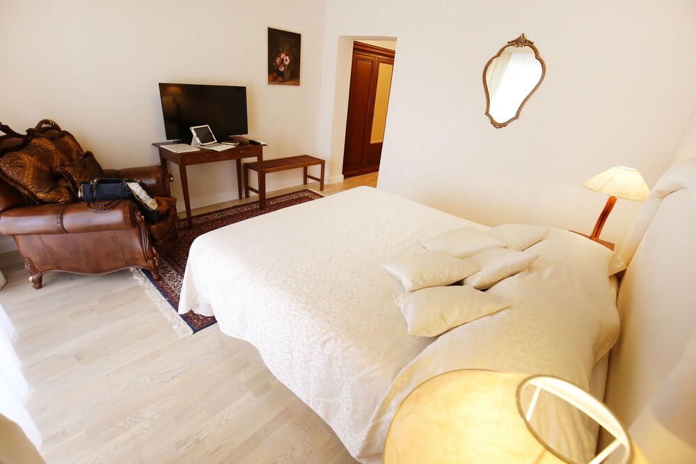 Villa Triana 8/70