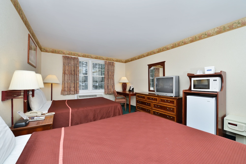 Travelodge by Wyndham Great Barrington Berkshires 38/43