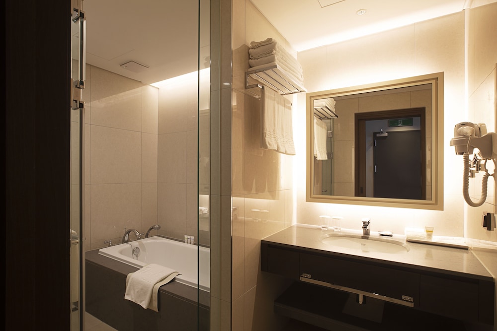 ASTI Hotel Busan 66/67