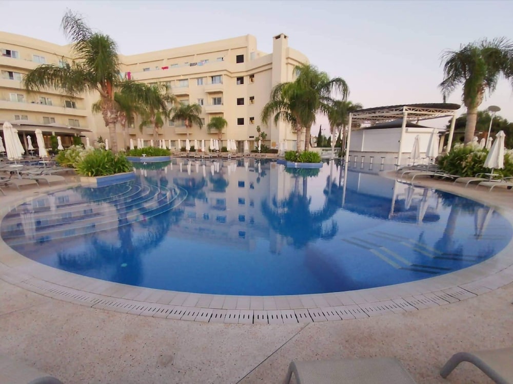 Sunrise Oasis Hotel & Waterpark 42/50