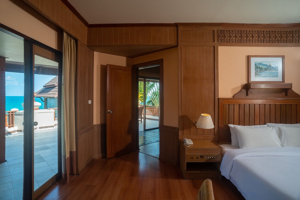 ALOHA RESORT 35/76