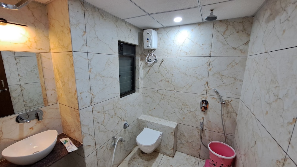 Hotel Dhruv Palace 45/47
