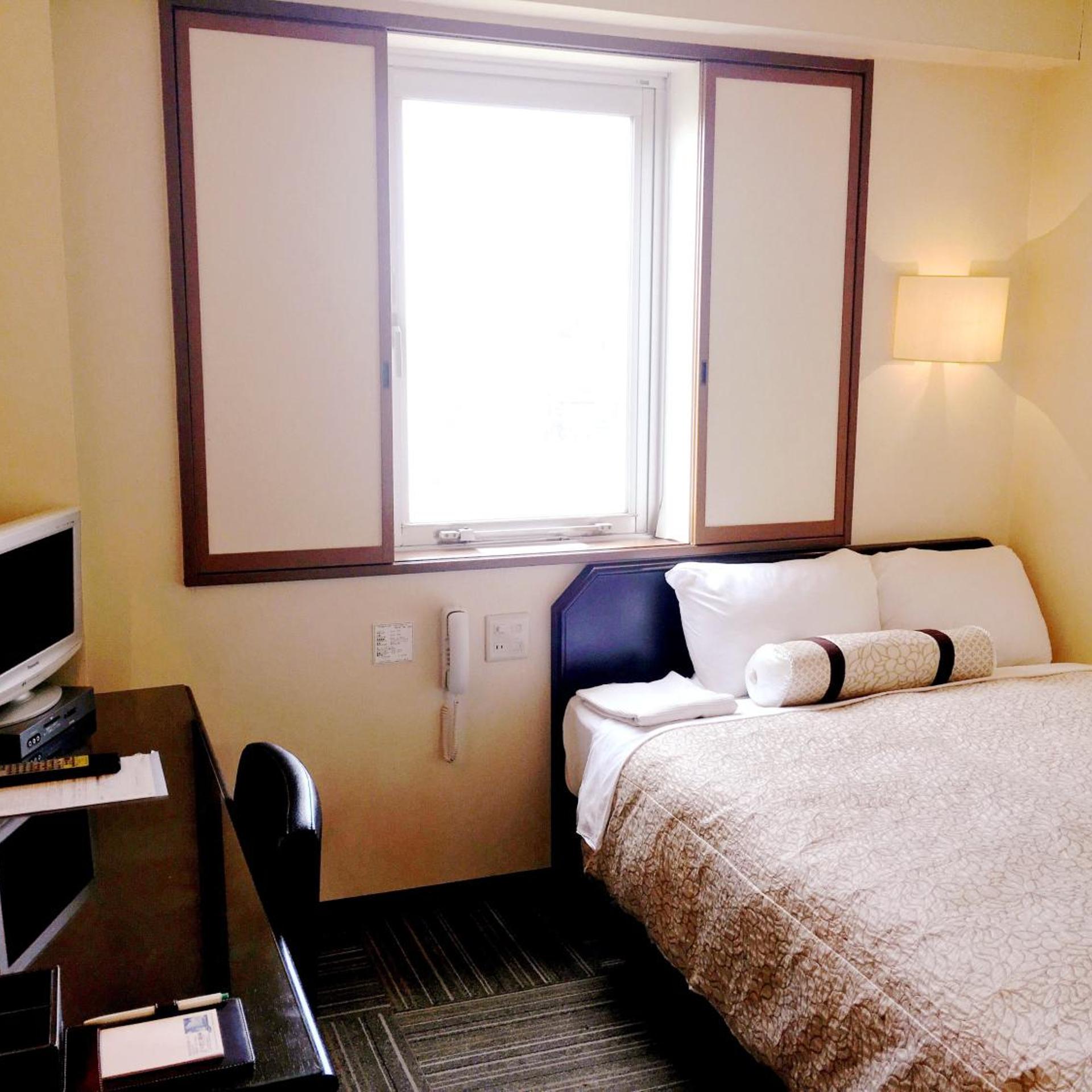 Semi Room, Semi Double Bed, Smoking