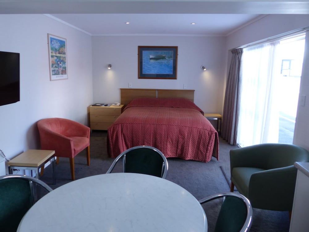Apollo Lodge Motel 30/33