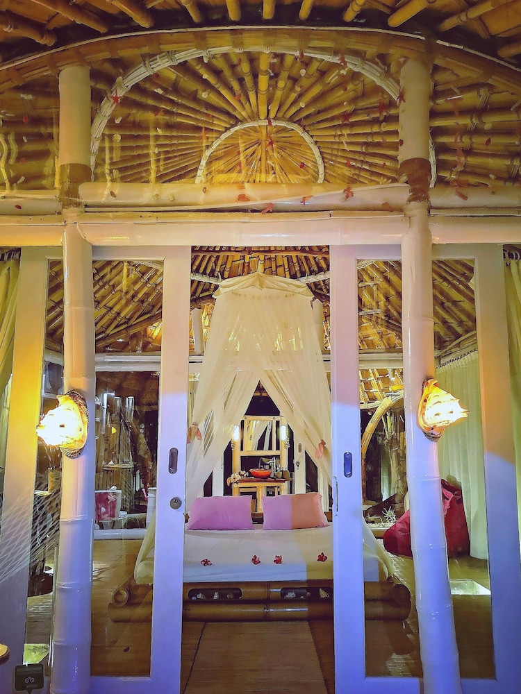 Coconut Garden Beach Resort 5/47