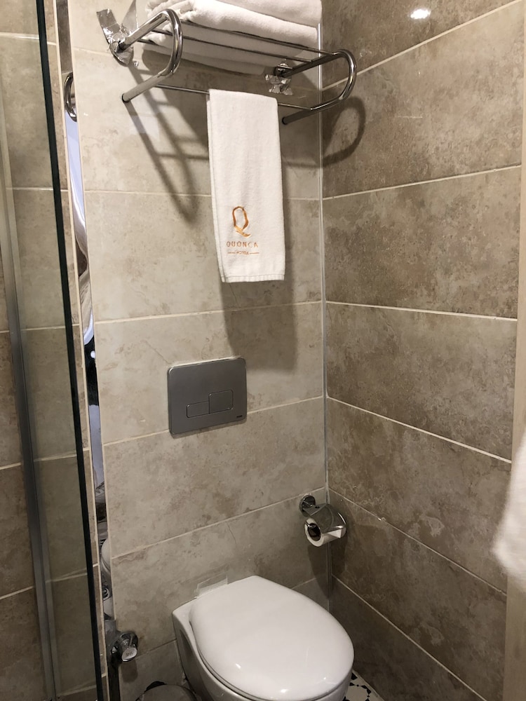 The Reina Hotel 31/70
