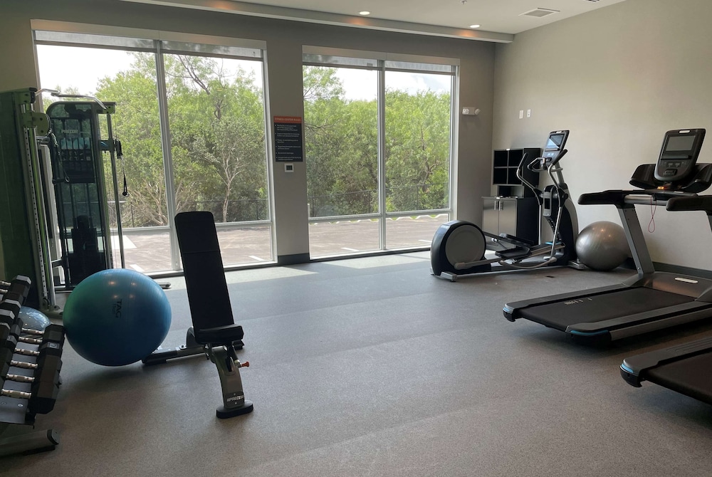 La Quinta Inn Suites By Wyndham San Antonio Seaworld Lafb 19/39