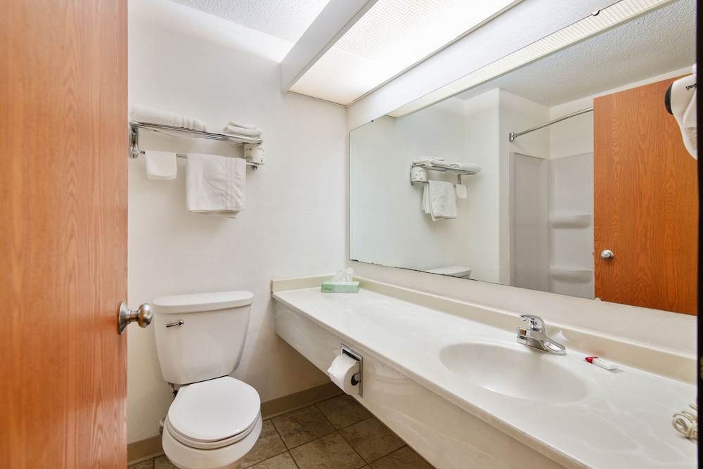 OYO Hotel Portage I-94 10/39