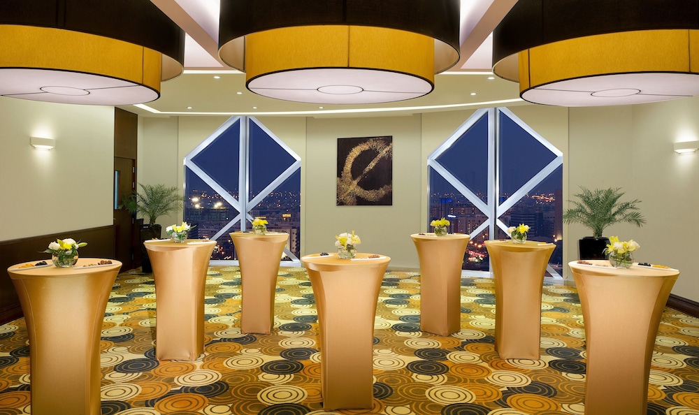 City Seasons Towers Hotel 35/46