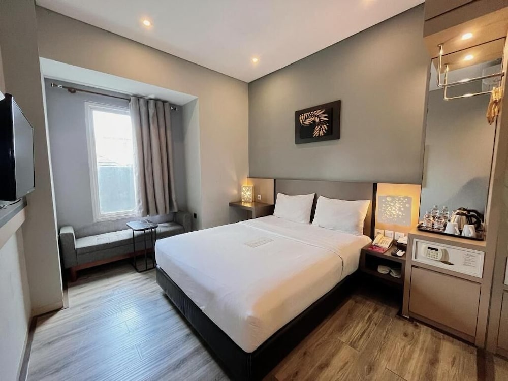 Oak Tree Urban Jakarta 24/71