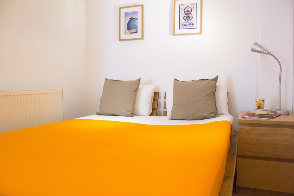 Camden Market Apartments 3/57