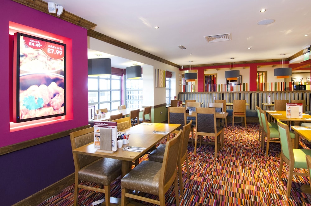 Premier Inn Barry Island (Cardiff Airport) 16/26
