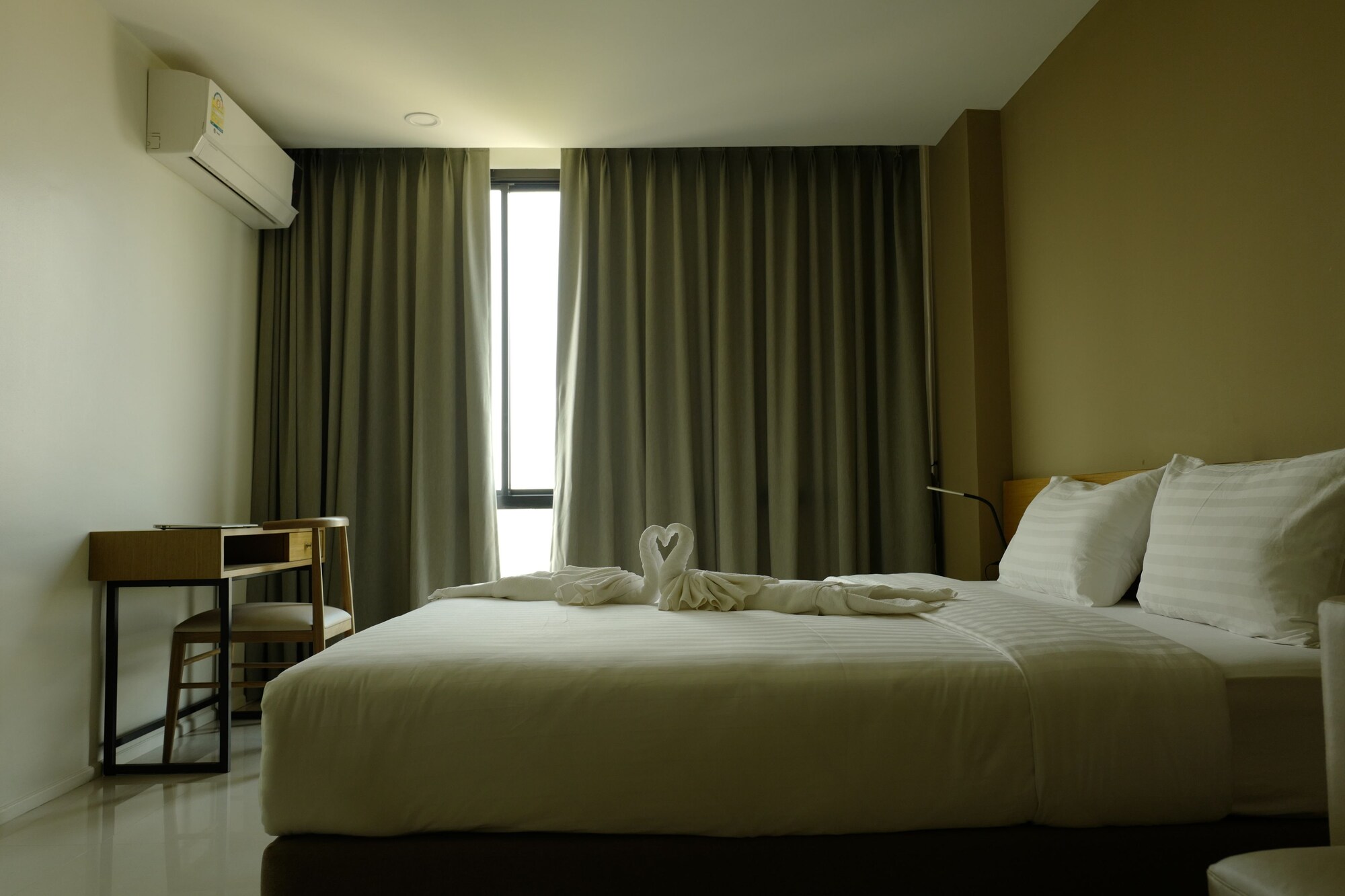 SUPERIOR, DOUBLE BED