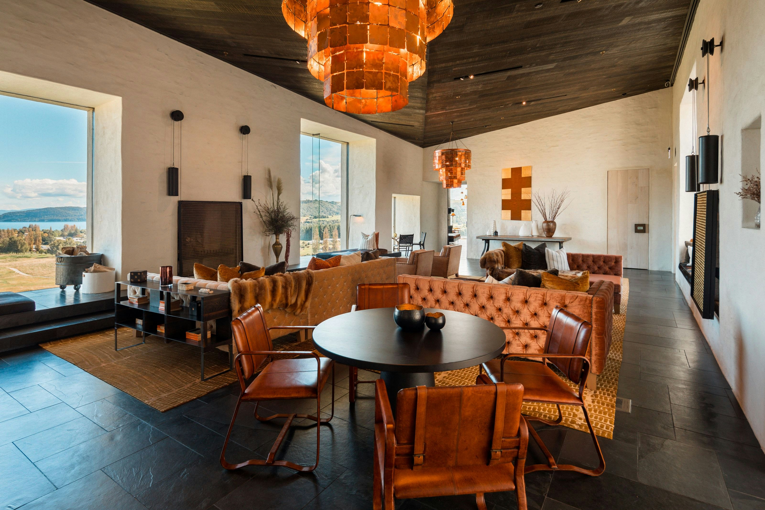 THE KINLOCH CLUB 38/48