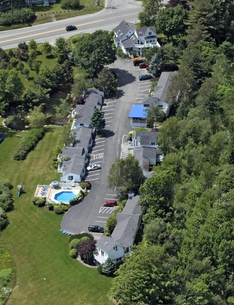 Glen Cove Inn and Suites 34/50