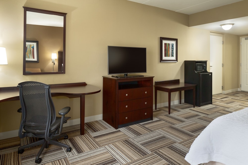 Hampton Inn and Suites Laurel, MS 44/45