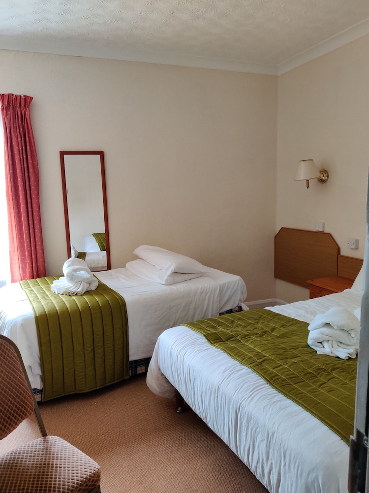 Inglewood Palm Hotel, Abbey Sands Torquay 16/32