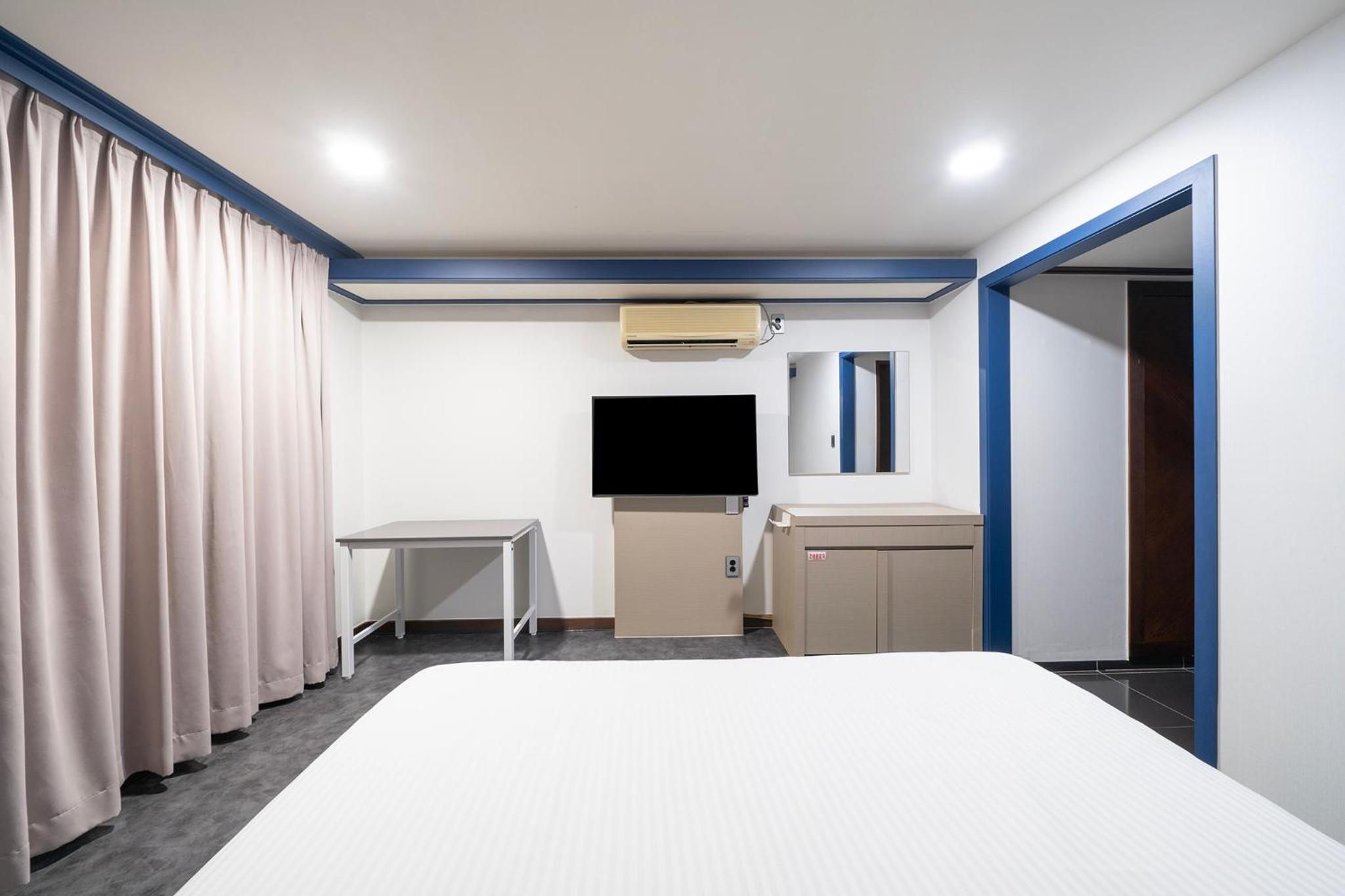 Noblesse Hotel 13/100