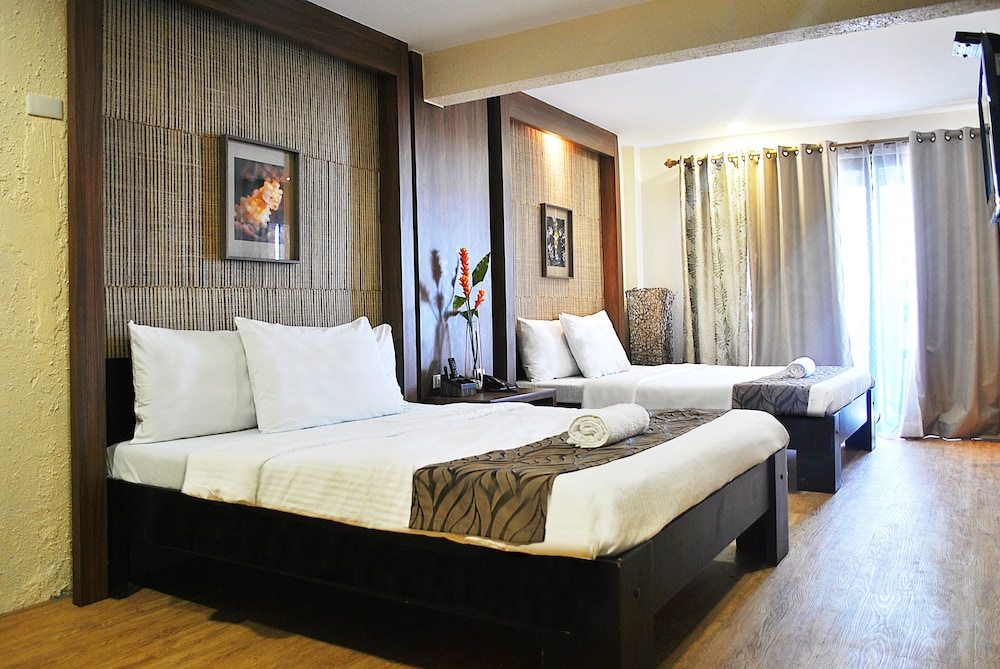 Altamare Dive and Leisure Resort Anilao 16/49