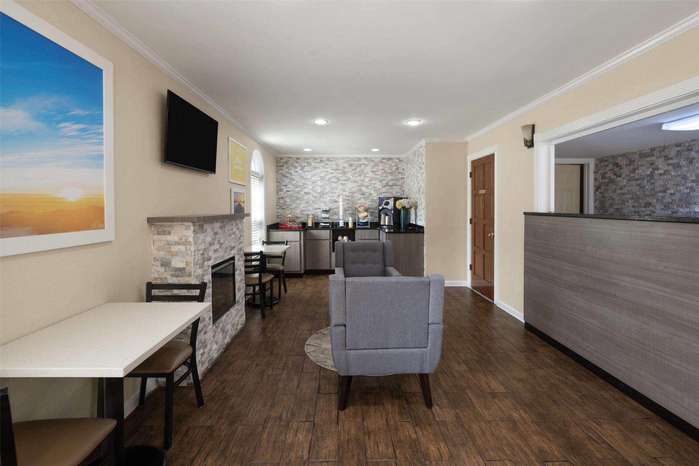 Days Inn by Wyndham Canton 9/19