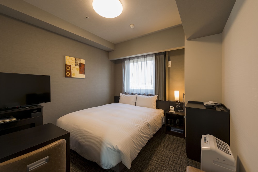 ROOM, DOUBLE BED