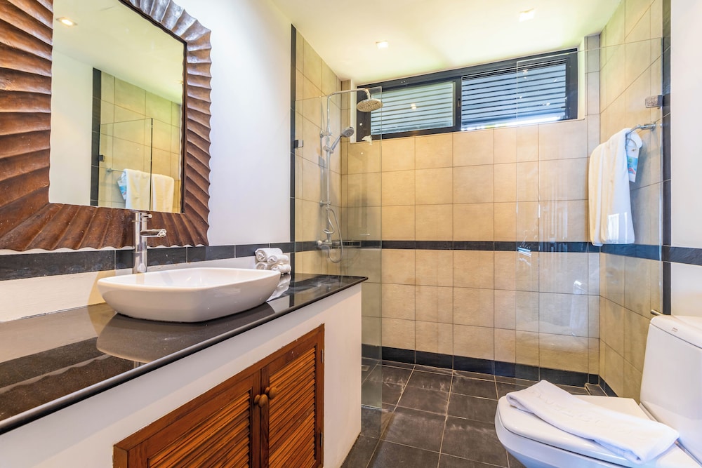 Kamala Beach Estate 48/50